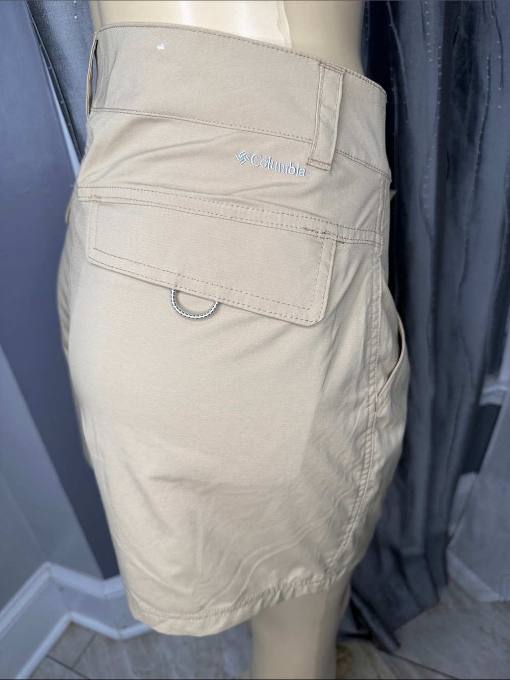 Columbia Beige Women's Outdoor Utility Shorts Sz 14 NWOT - Picture 5 of 10
